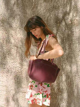 Load image into Gallery viewer, Large Capacity PU Leather Crossbody Handbag