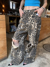 Load image into Gallery viewer, Vintage Leopard Print High Waist Straight Leg Ripped Jeans