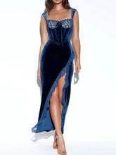 Laden Sie das Bild in den Galerie-Viewer, Lace-Paneled Velvet Maxi Dress