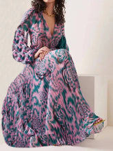 Laden Sie das Bild in den Galerie-Viewer, Millie Printed Plisse Drawstring Chiffon Maxi Dress