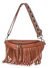 Laden Sie das Bild in den Galerie-Viewer, Vintage Totem Shoulder Strap Tassel Hobo Bag