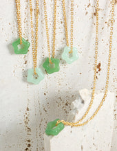 Charger l&#39;image dans la galerie, Collier en Jade Fleur