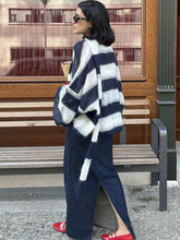 Carica l&#39;immagine nel visualizzatore di Gallery, Cozy Stripe Sweater Cardigan