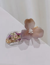 Load image into Gallery viewer, Purple Dried Flowers Hair Pins