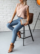 Carica l&#39;immagine nel visualizzatore di Gallery, Mock Neck Cap Sleeve Blouse