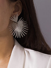 Lataa kuva Galleria-katseluun, Retro Scalloped Geometric Stud Earrings