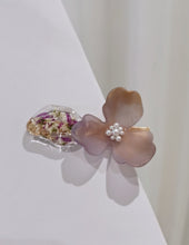 Load image into Gallery viewer, Purple Dried Flowers Hair Pins