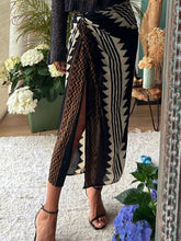 Carica l&#39;immagine nel visualizzatore di Gallery, Astra Ethnic Print High Waist Ruched Wrap Maxi Skirt