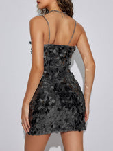 Laden Sie das Bild in den Galerie-Viewer, Chain Sequined Irregular Dress