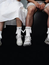 Carica l&#39;immagine nel visualizzatore di Gallery, Couple Holding Hands Socks