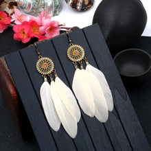 Görseli Galeri görüntüleyiciye yükleyin, Vintage Sunflower Feather Tassel Earrings: Stylish Dangle Earrings for Women&#39;s Vacation and Daily Wear