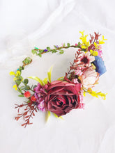 Laden Sie das Bild in den Galerie-Viewer, Scarlet Rose Flower Crown