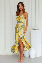 Carica l&#39;immagine nel visualizzatore di Gallery, Sexy Satin Slip Dress With Floral Print