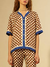 Laden Sie das Bild in den Galerie-Viewer, Unique Checkerboard Print Blue Stripe Patchwork Loose Top