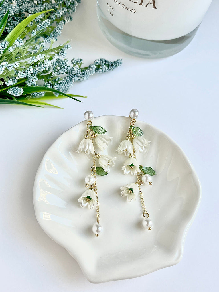 Boucles d'oreilles à pompons mignonnes - Tulipes, nœud, fleurs de fée blanches