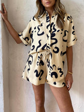 Indlæs billede til gallerivisning Unique Warm Sun Print Loose Shirt Shorts Set