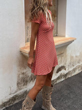 Laden Sie das Bild in den Galerie-Viewer, Featured ethnic print pleated chest Mini dress