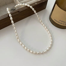 Lataa kuva Galleria-katseluun, Round Pearl Clavicle Necklace