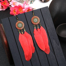 Görseli Galeri görüntüleyiciye yükleyin, Vintage Sunflower Feather Tassel Earrings: Stylish Dangle Earrings for Women&#39;s Vacation and Daily Wear