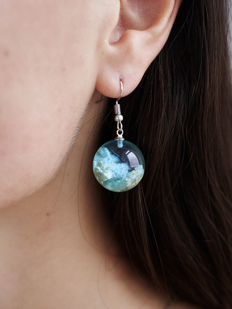 Boucles d'oreilles pendantes en forme de sphère de ciel bleu Terrarium Boucles d'oreilles de créateur en forme de ciel nuageux clair