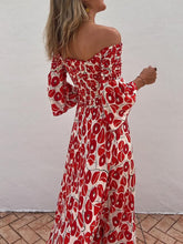 Carica l&#39;immagine nel visualizzatore di Gallery, Floral Print Smocked Off Shoulder Pocketed Maxi Dress