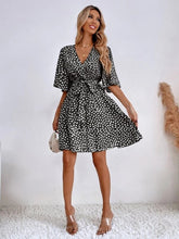 Carregar imagem no visualizador da galeria, V-neck Waist Fashion Versatile Boho Dress