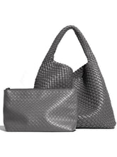 Lataa kuva Galleria-katseluun, Recycled Vegan Intrecciato Shoulder Bag