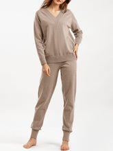 Laden Sie das Bild in den Galerie-Viewer, Luxury Pullover &amp; Matching Pants Set