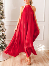 Laden Sie das Bild in den Galerie-Viewer, Pleated Halterneck Midi Dress