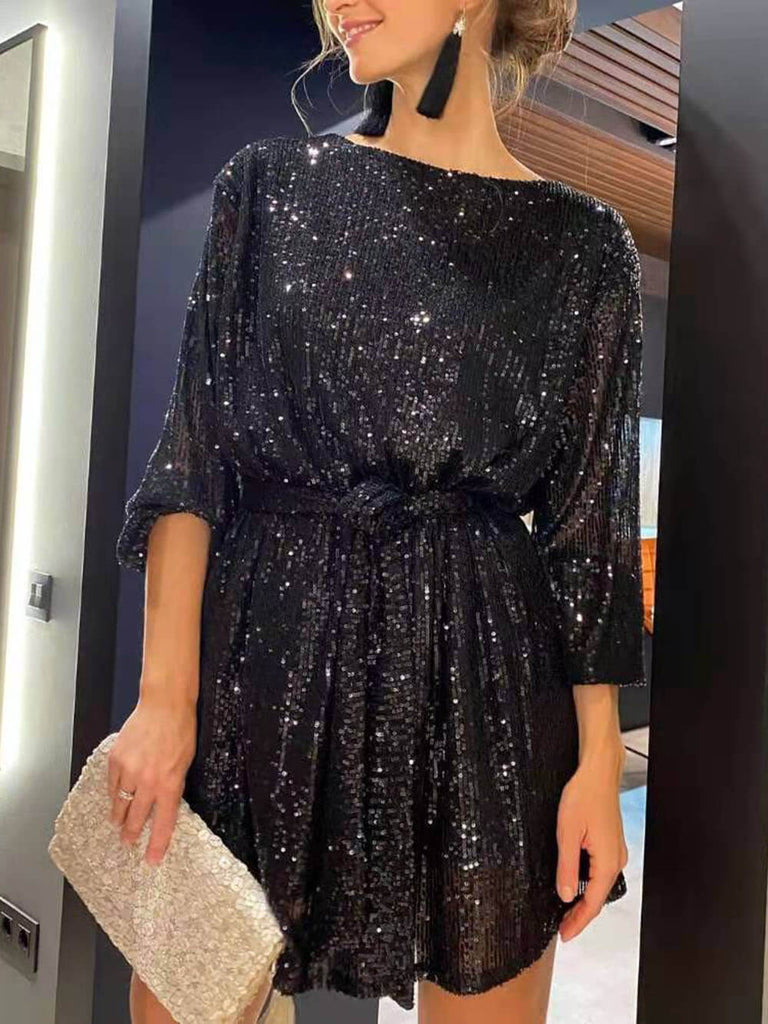 Mini-robe à paillettes à la taille