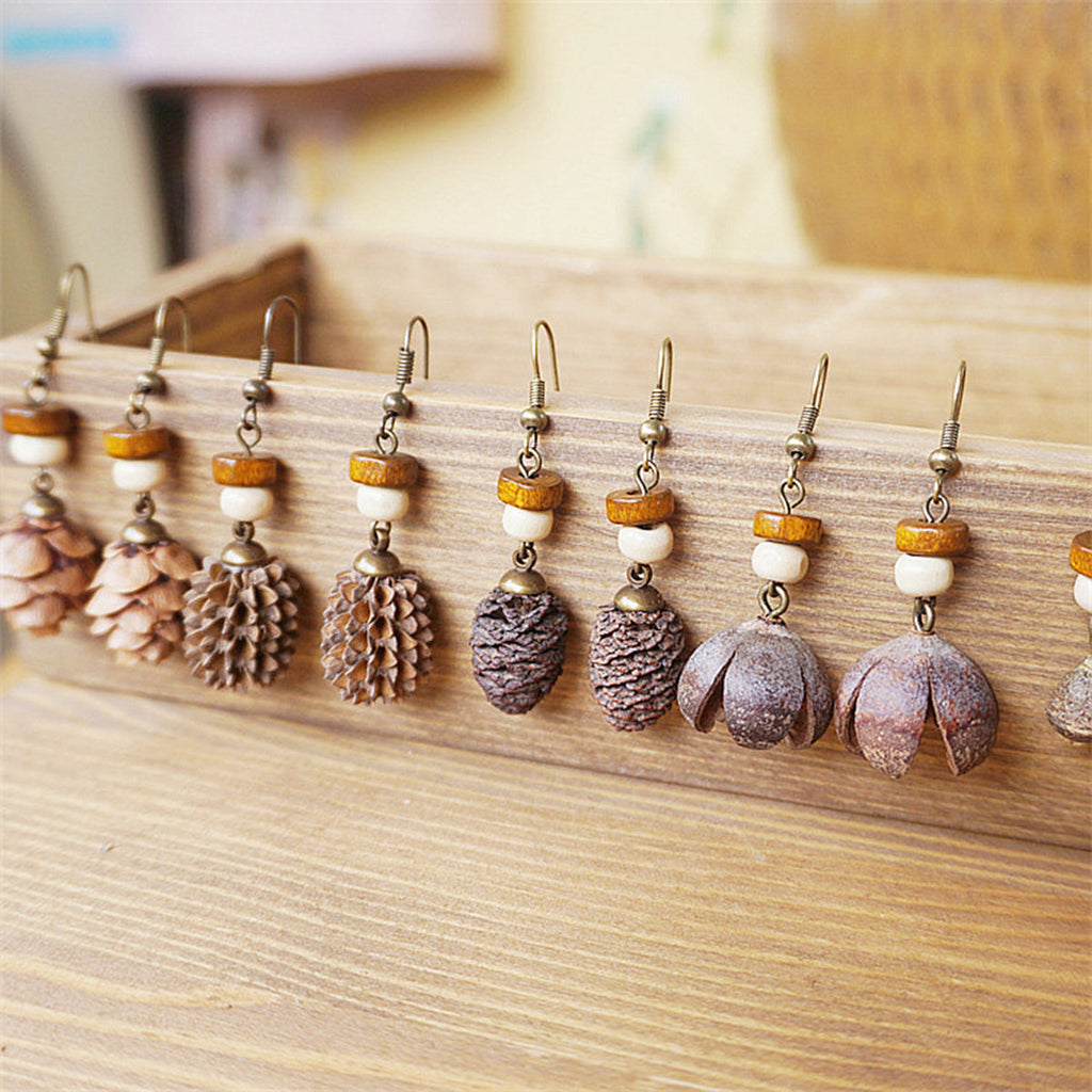 Boucles d'oreilles rétro en bois massif et fruits séchés faites à la main