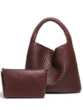 Carregar imagem no visualizador da galeria, Recycled Vegan Intrecciato Shoulder Bag