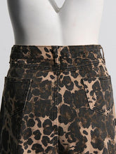 Load image into Gallery viewer, Vintage Leopard Print High Waist Straight Leg Ripped Jeans