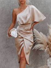 Laden Sie das Bild in den Galerie-Viewer, Single Sleeve Irregular Evening Dress