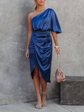 Laden Sie das Bild in den Galerie-Viewer, Single Sleeve Irregular Evening Dress