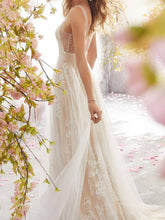 Load image into Gallery viewer, V-neck sleeveless lace dress