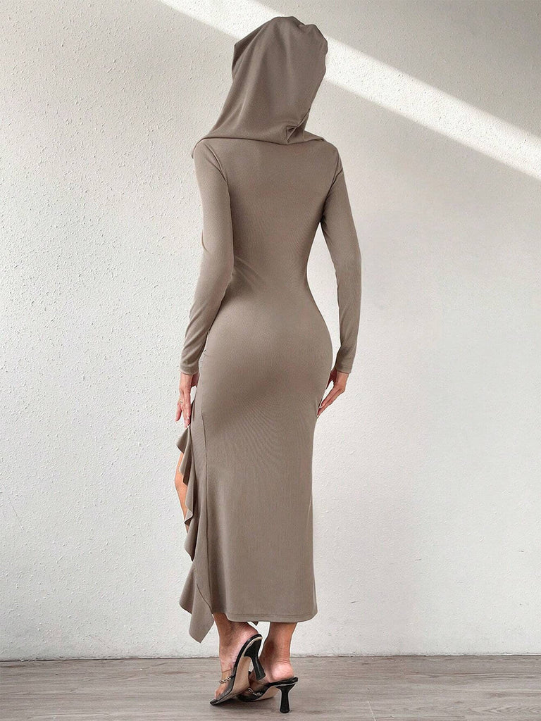 Robe longue élégante à capuche et à volants