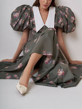 Laden Sie das Bild in den Galerie-Viewer, Elegant Floral Midi Dress