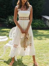 Laden Sie das Bild in den Galerie-Viewer, Long Lace Paneled Midi Dress With Full Hem