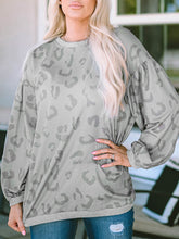 Laden Sie das Bild in den Galerie-Viewer, Leopard Print Off Shoulder Pullover Sweatshirt