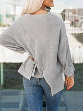 Lataa kuva Galleria-katseluun, Irregular hem long sleeve sweatshirt