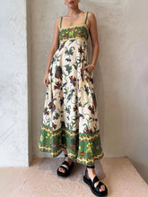 Lataa kuva Galleria-katseluun, Sun Drenched Unique Print Smocked Back Pocketed Dress