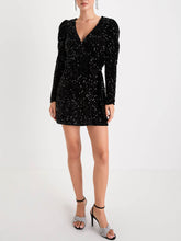 Carregar imagem no visualizador da galeria, Black Sequin Velvet Long Sleeve Wrap Mini Dress