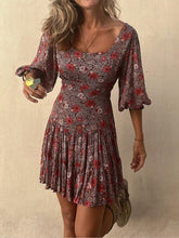 Carregar imagem no visualizador da galeria, Charming Printed Pleated Reversible Mini Dress