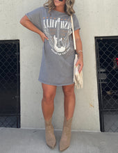 Görseli Galeri görüntüleyiciye yükleyin, Nashville Mineral Washed Graphic Tee Dress