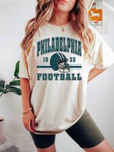 Carica l&#39;immagine nel visualizzatore di Gallery, Philadelphia Comfort Football T-Shirt