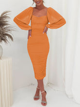 Laden Sie das Bild in den Galerie-Viewer, Mesh Pleated Long-Sleeve Midi Dress