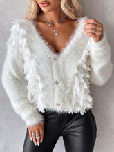 Carregar imagem no visualizador da galeria, Floral Pattern Beaded Fuzzy Knit Cardigan