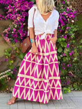 Carregar imagem no visualizador da galeria, Triangle Printed Back Waist Elasticated Pocket Maxi Skirt