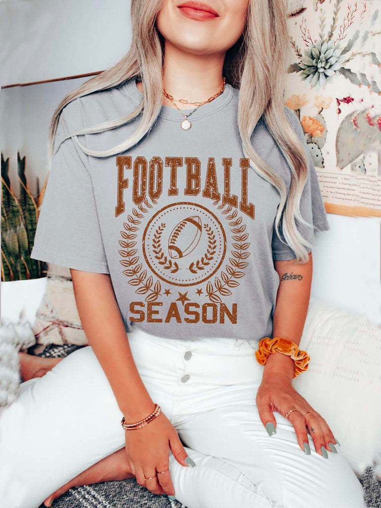 T-shirt mignon et tendance de la saison de football